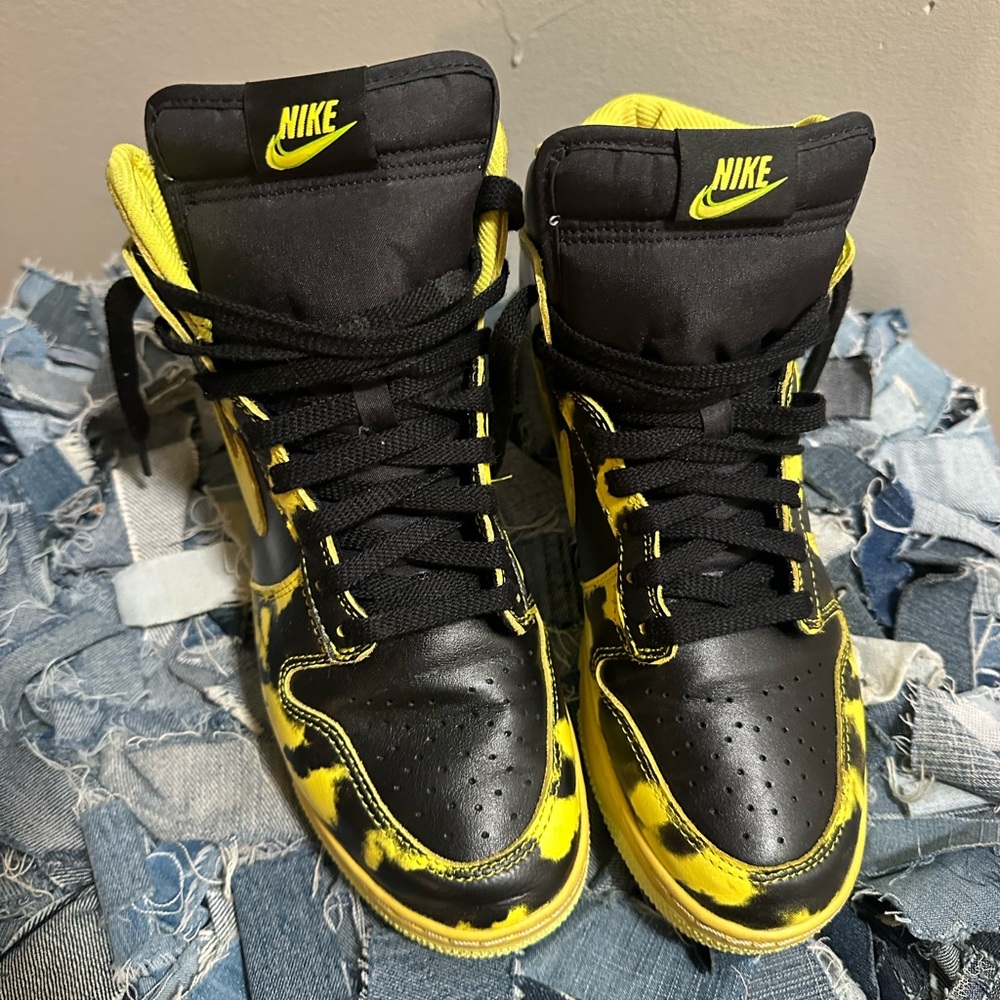 Nike Black and Yellow High-Tops